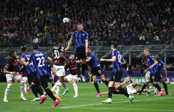 王钰栋在采 王钰栋在采